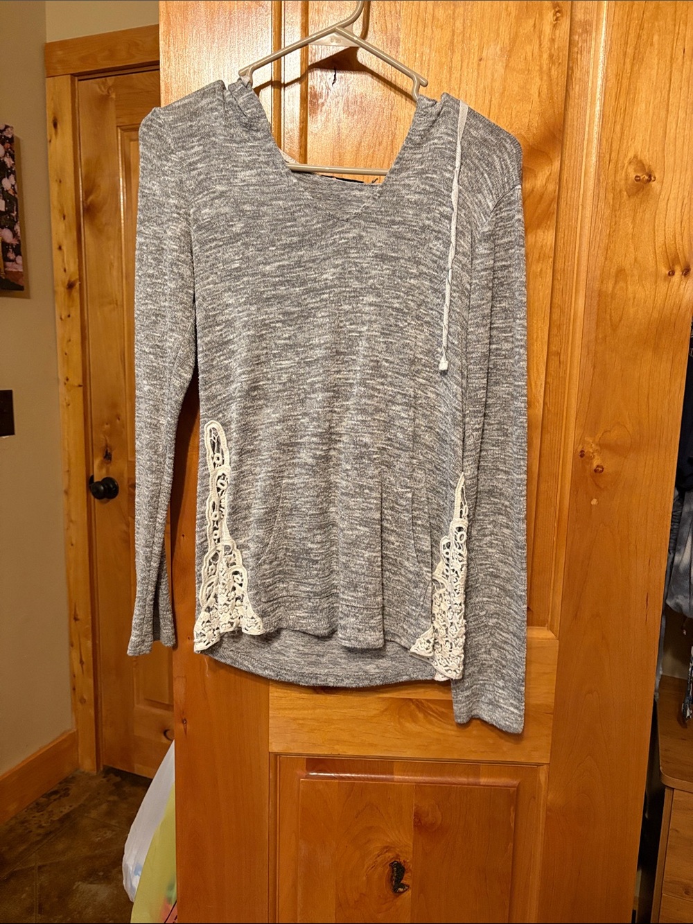 Women’s Gray Long-Sleeve Hooded Top with Lace Trim